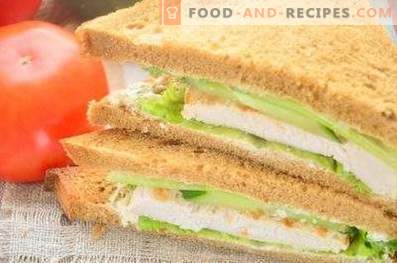 Сандвич с ръжен хляб, гърди и краставици