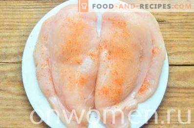 Пилешки гърди, печени с домати в кефир