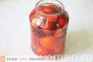 Мариновани домати с черешова слива за зимата