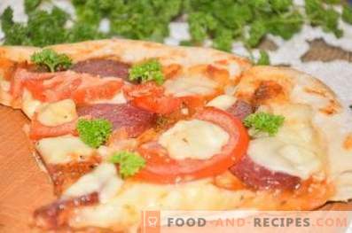 Пица със салам и моцарела на тесто за дрожди