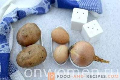 Картофи, пържени с лук, чесън и яйца